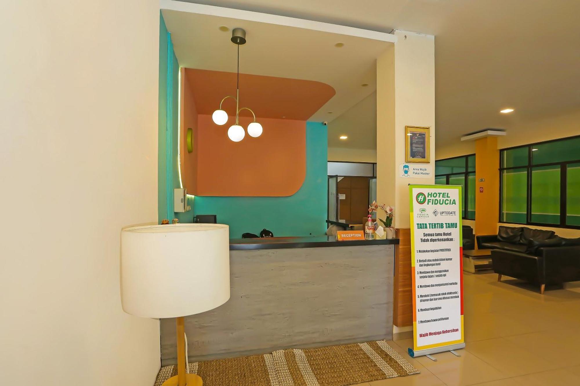 Super Oyo Collection O 92130 Hotel Fiducia Kaji Yakarta Exterior foto