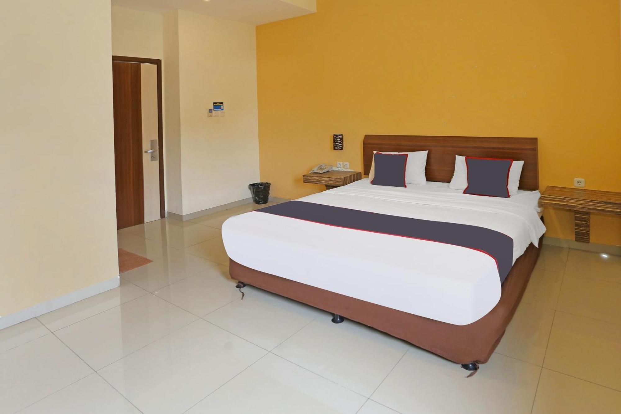 Super Oyo Collection O 92130 Hotel Fiducia Kaji Yakarta Exterior foto