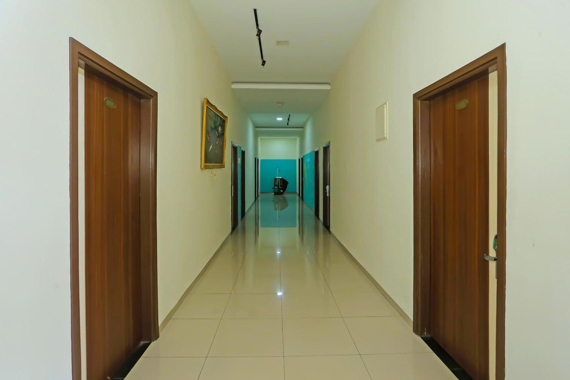 Super Oyo Collection O 92130 Hotel Fiducia Kaji Yakarta Exterior foto