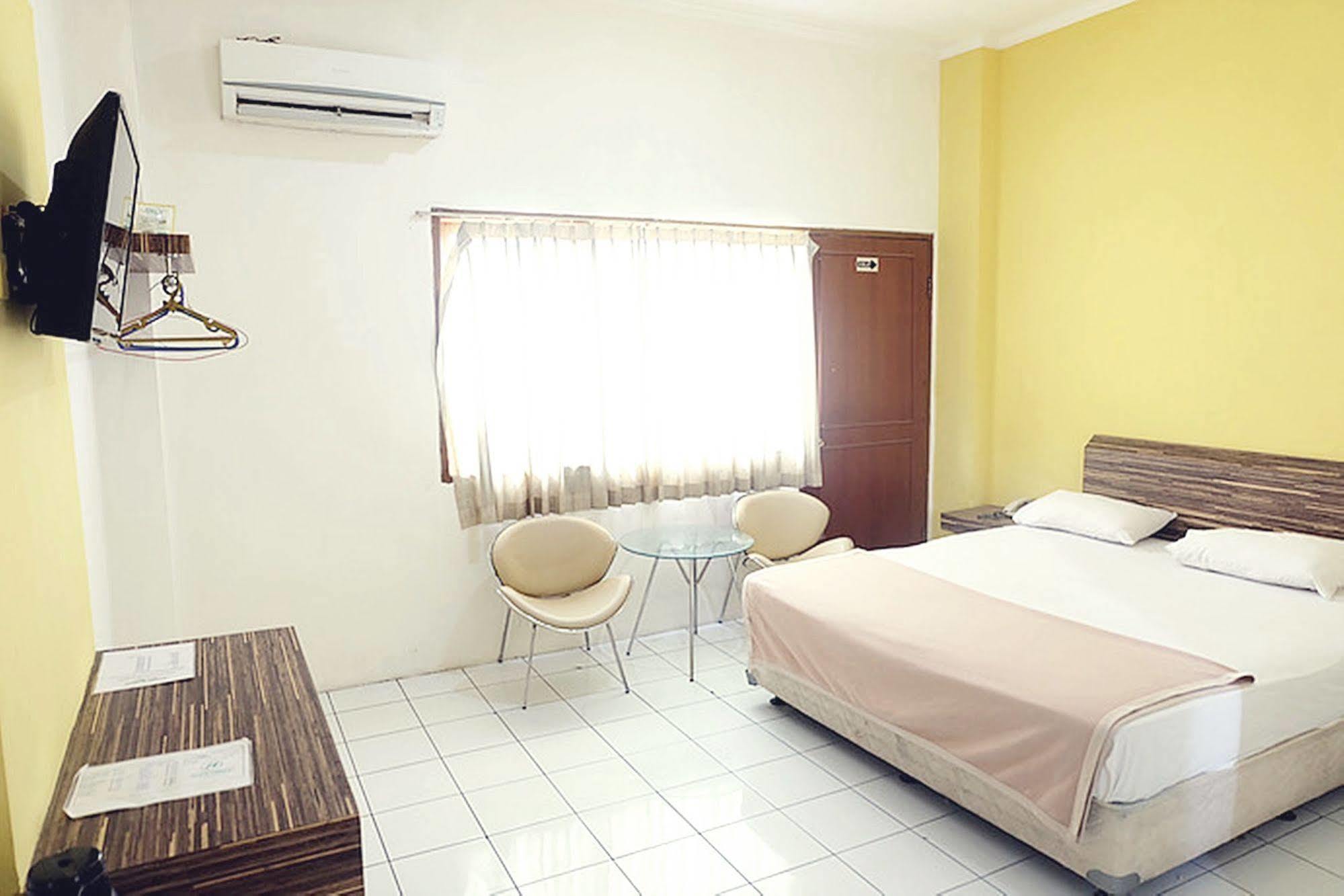 Super Oyo Collection O 92130 Hotel Fiducia Kaji Yakarta Exterior foto