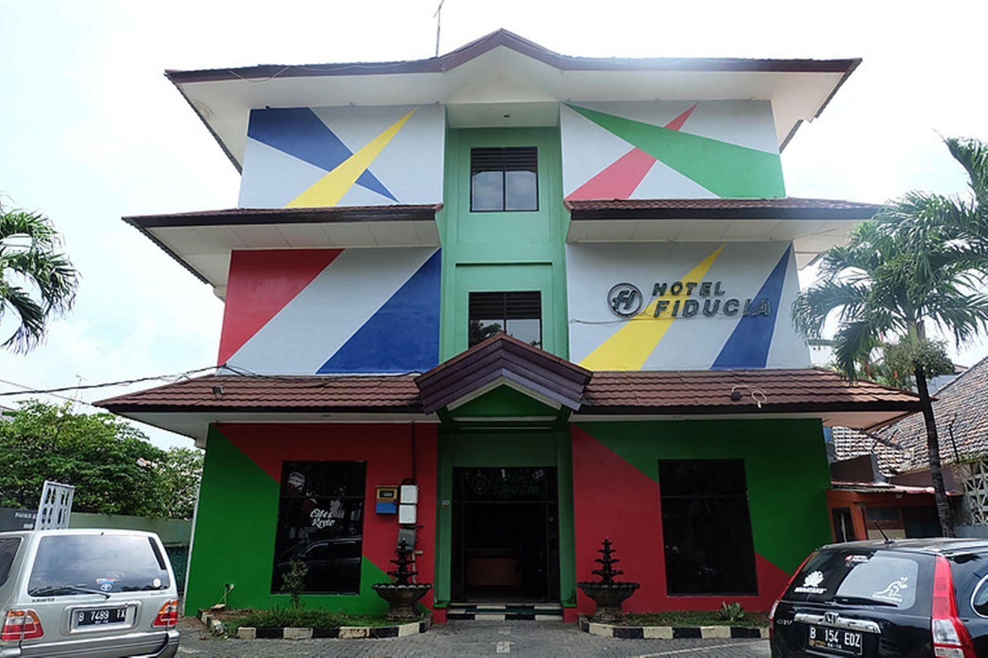 Super Oyo Collection O 92130 Hotel Fiducia Kaji Yakarta Exterior foto